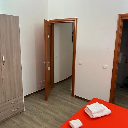 Madame Nocleg ze śniadaniem 3*